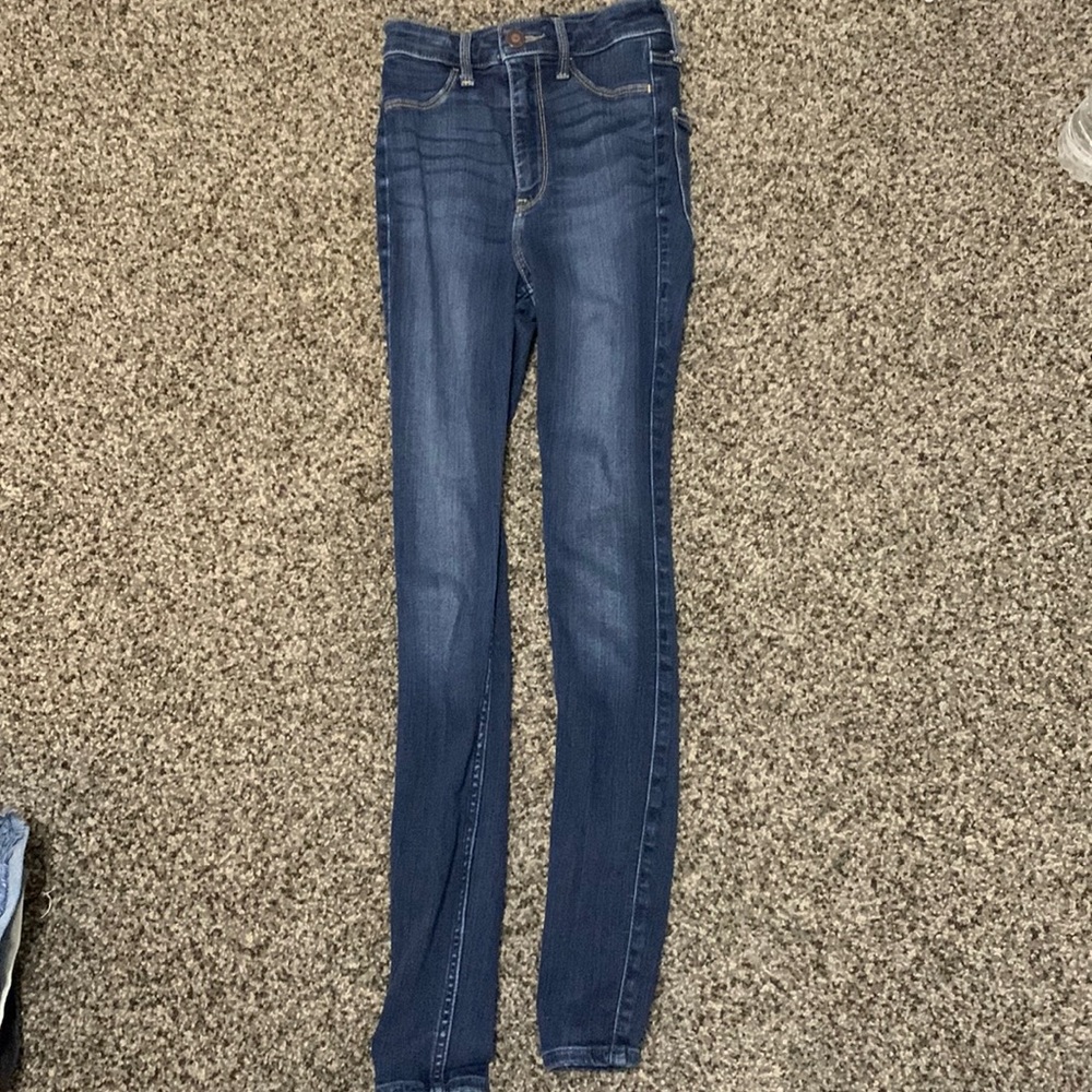 Hollister Ultra High-Rise Jean Legging Size 00S (23W 26L)